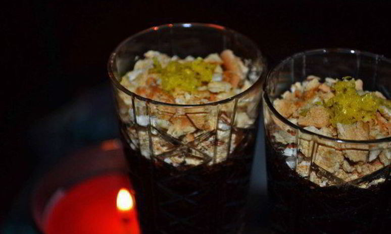 Рецепт шоколадна-ванильного мусс с лимонной цедрой