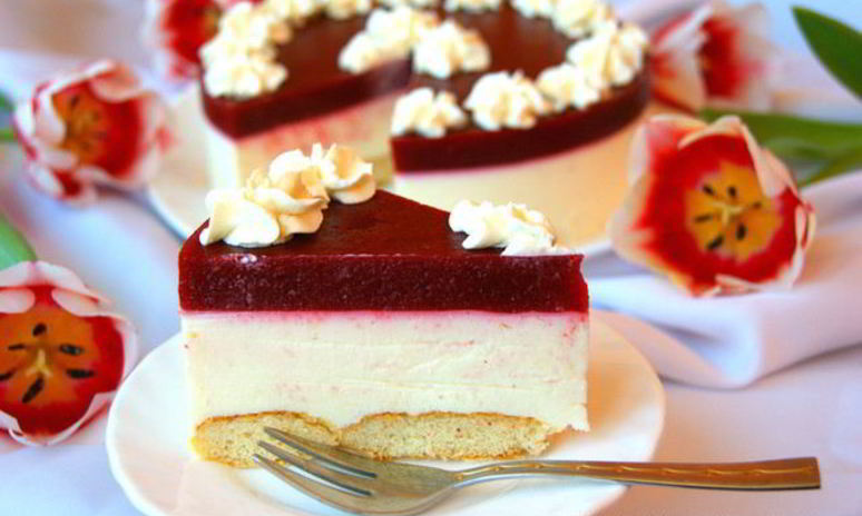 Рецепт торта-мусса клубника на сливках без выпечки