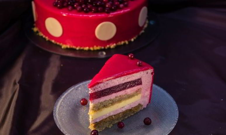 Рецепт торта-мусса с клюквой и пралине