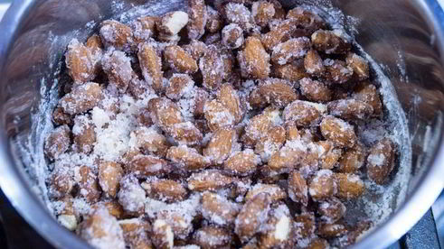 торт-мусс с клюквой и пралине