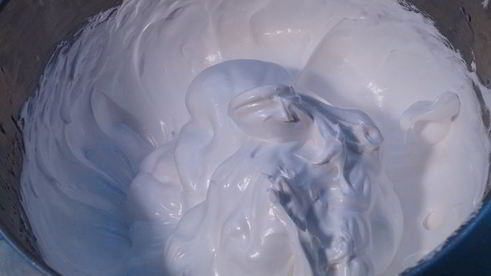 торт-мусс с клюквой и пралине