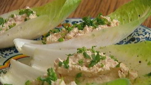 закуска из цикория с куриным муссом и тархуном