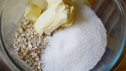 овсяный крамбл с яблоками