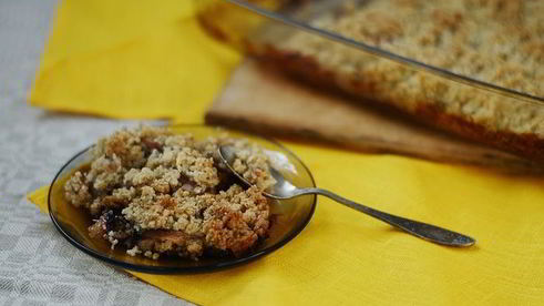 овсяный крамбл с яблоками