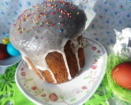 Миндальный кулич с лимонной глазурью