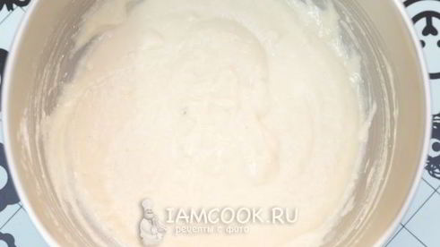 пасхальный кулич с изюмом и орехами