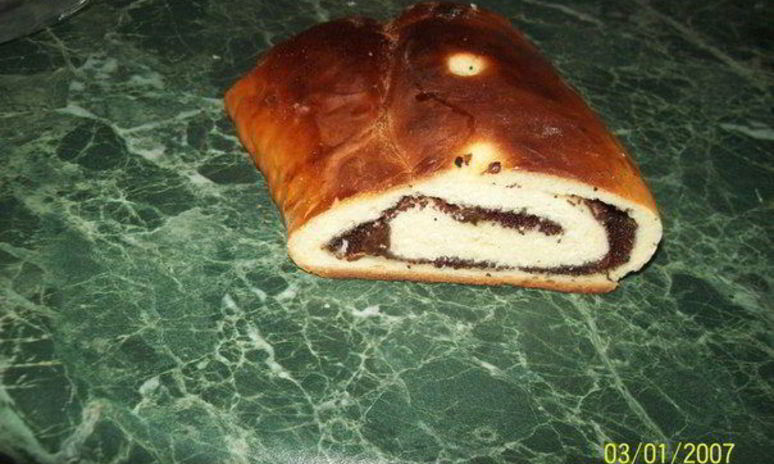 Рецепт пасхального рулета с маком и изюмом