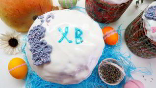 Тыквенный кулич с лавандовой сливочной глазурью