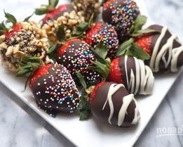 Праздничная клубника в шоколаде