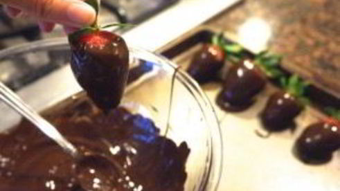 праздничная клубника в шоколаде