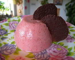 Пудинг молочно-клубничный