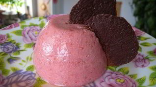 Пудинг молочно-клубничный