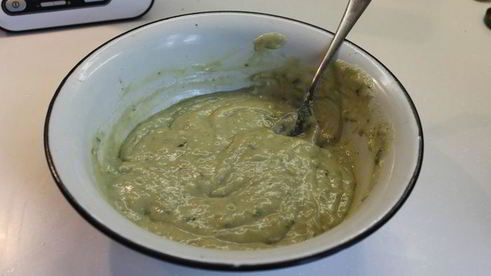 дважды запеченное суфле горгонзола и карамелизованная груша