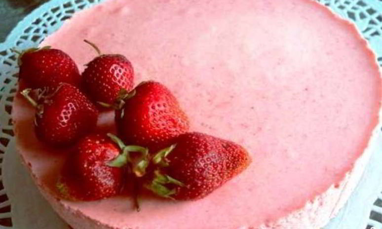 Рецепт клубничного суфле для торта