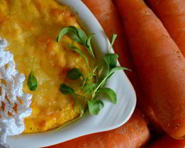 Морковно-творожное суфле с молодой рукколой