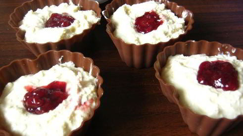 паровое творожное суфле с вишневым конфитюром