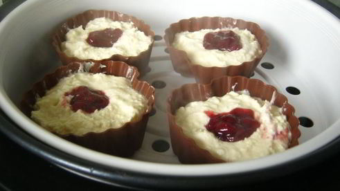 паровое творожное суфле с вишневым конфитюром