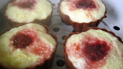 паровое творожное суфле с вишневым конфитюром