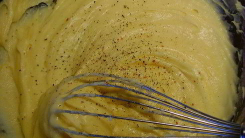 рулет-суфле с пармезаном и вялеными томатами