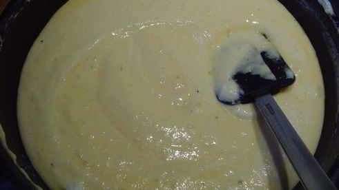 рулет-суфле с пармезаном и вялеными томатами