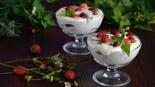 Сливочное суфле с земляникой