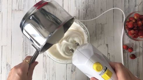 сливочное суфле с земляникой