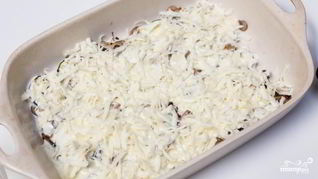 Суфле из кабачков под грибным соусом