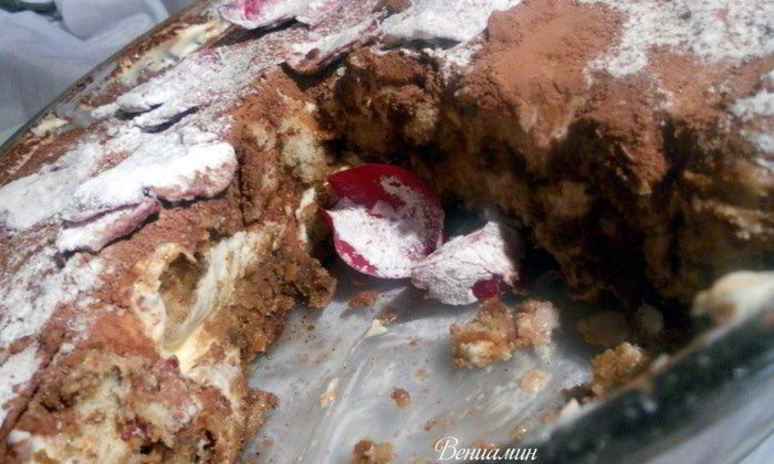 Рецепт медового тирамису с лепестками роз