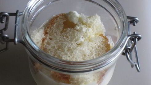 мини-тирамису с томатным чатни и бальзамическим сиропом