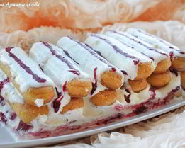 Сливочное тирамису с брусничным соусом