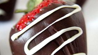 Ягоды клубники в шоколаде