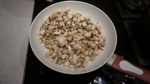 аранчини с моцареллой и грибами