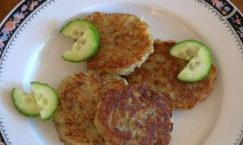 Рецепт драников из картофеля и лука с розмарином