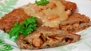 Драники с грибами и грибным соусом