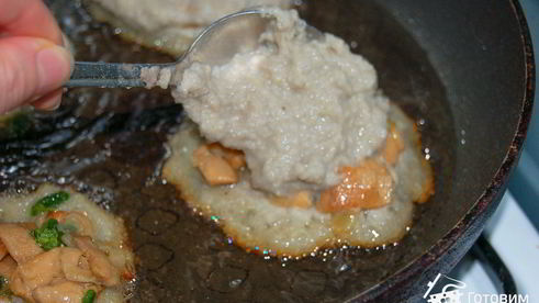 драники с грибами и грибным соусом