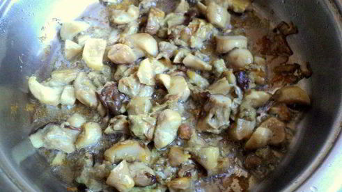 драники с грибным соусом