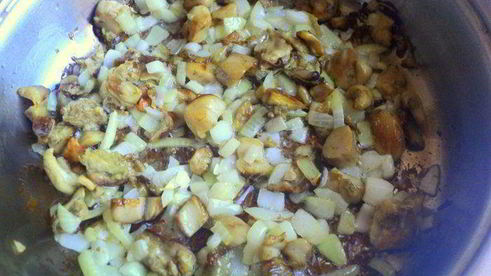 драники с грибным соусом