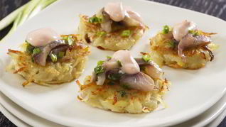 Драники с селедкой