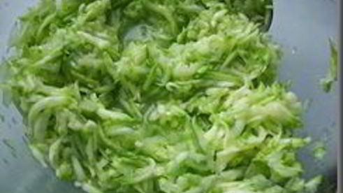 кабачковые драники с чесночным соусом