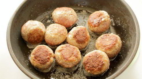 альбондигас — фрикадельки по-испански