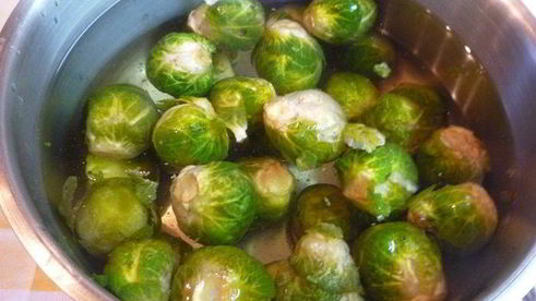 брюссельская капуста с фрикадельками