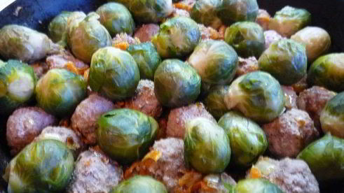 брюссельская капуста с фрикадельками