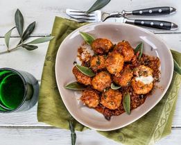 Домашние фрикадельки с моцареллой