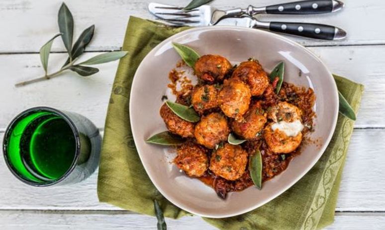 Рецепт домашних фрикаделек с моцареллой