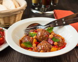 Фрикадельки из баранины в овощном соусе