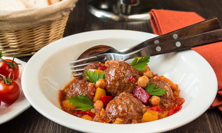 Рецепт фрикаделек из баранины в овощном соусе