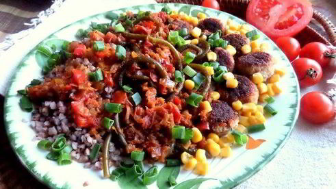 фрикадельки с гречкой