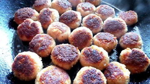 фрикадельки с гречкой