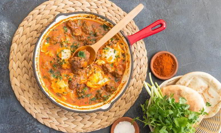 Рецепт фрикаделек с томатным соусом и яйцом