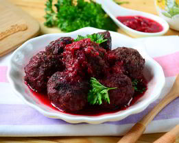 Фрикадельки с вишневым соусом